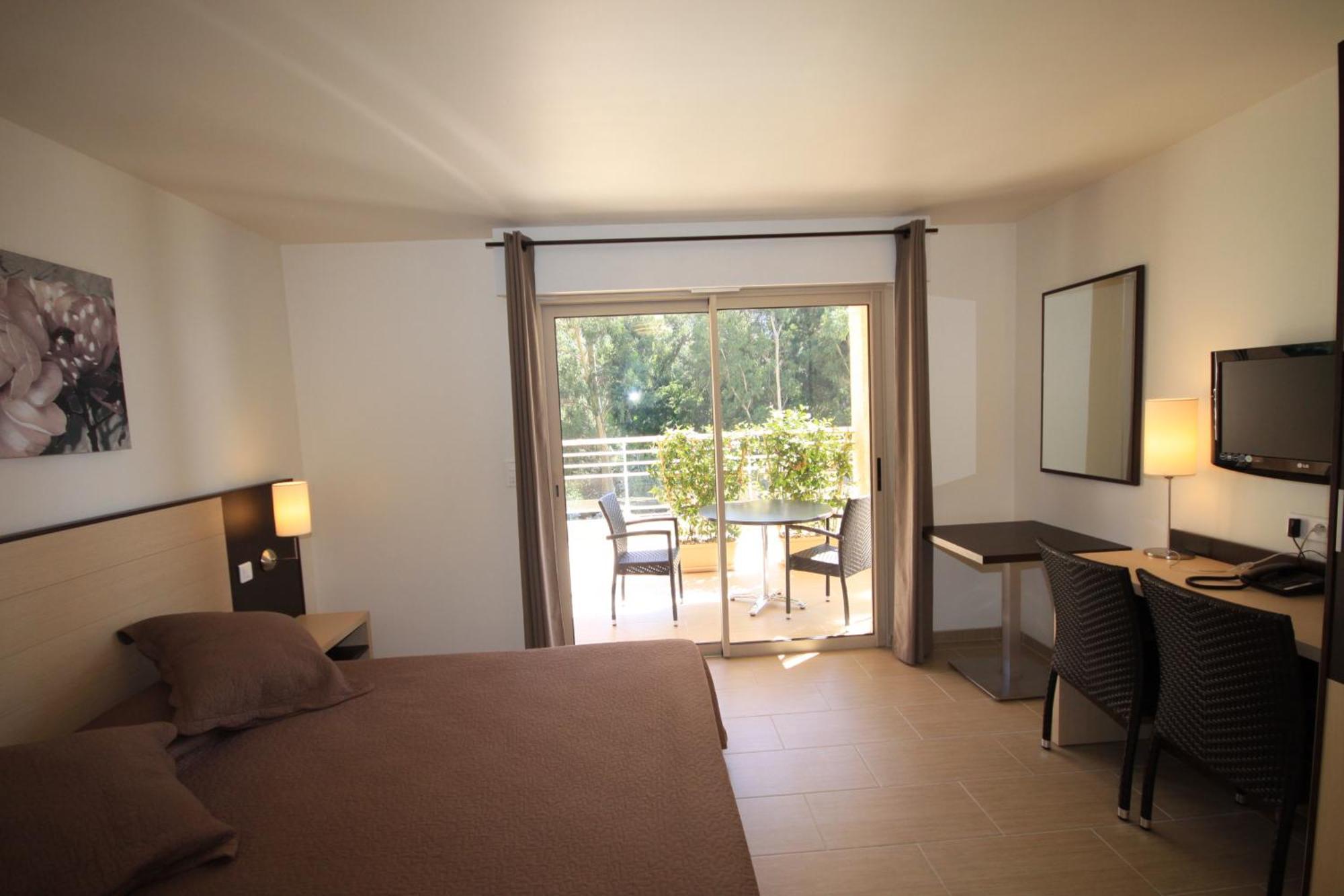 Hotel Et Residence Costa Rossa Porto  Exterior photo